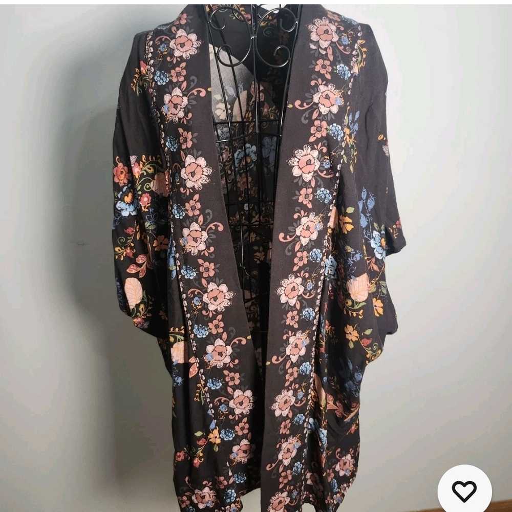 Miss Me Floral Kimono Medium Boho Open Front Lightweight Duster Festival